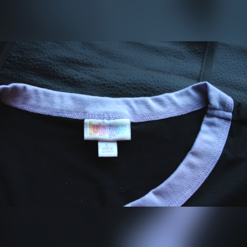 'It's All Good' Black/Purple Tee (L) - Picture 5 of 5